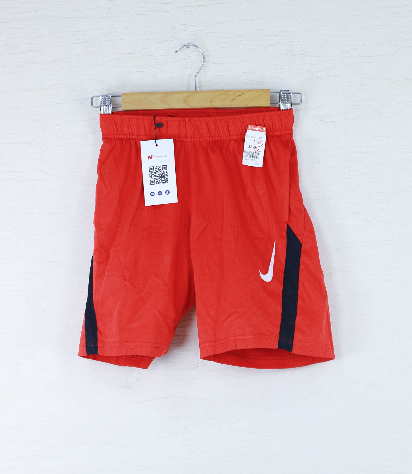 Dri-fit Red color shorts