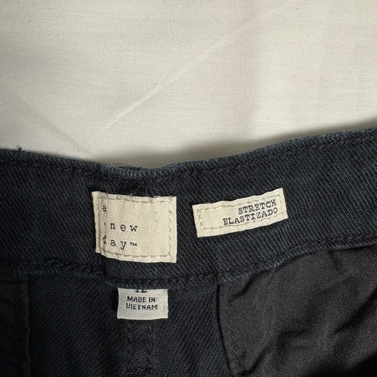 a. new day Baggy Pant