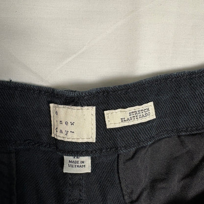 a. new day Baggy Pant