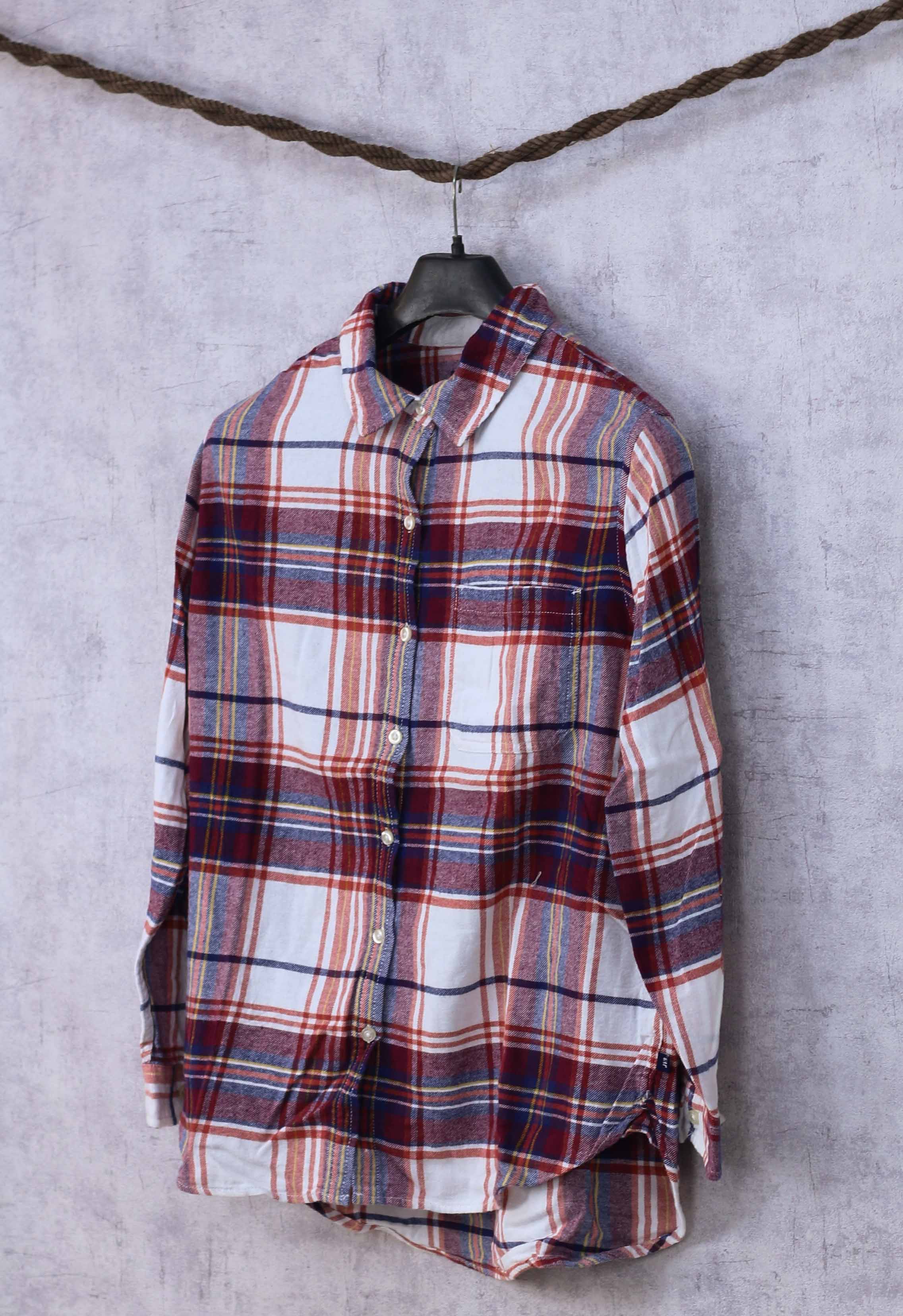 GAP Shirt