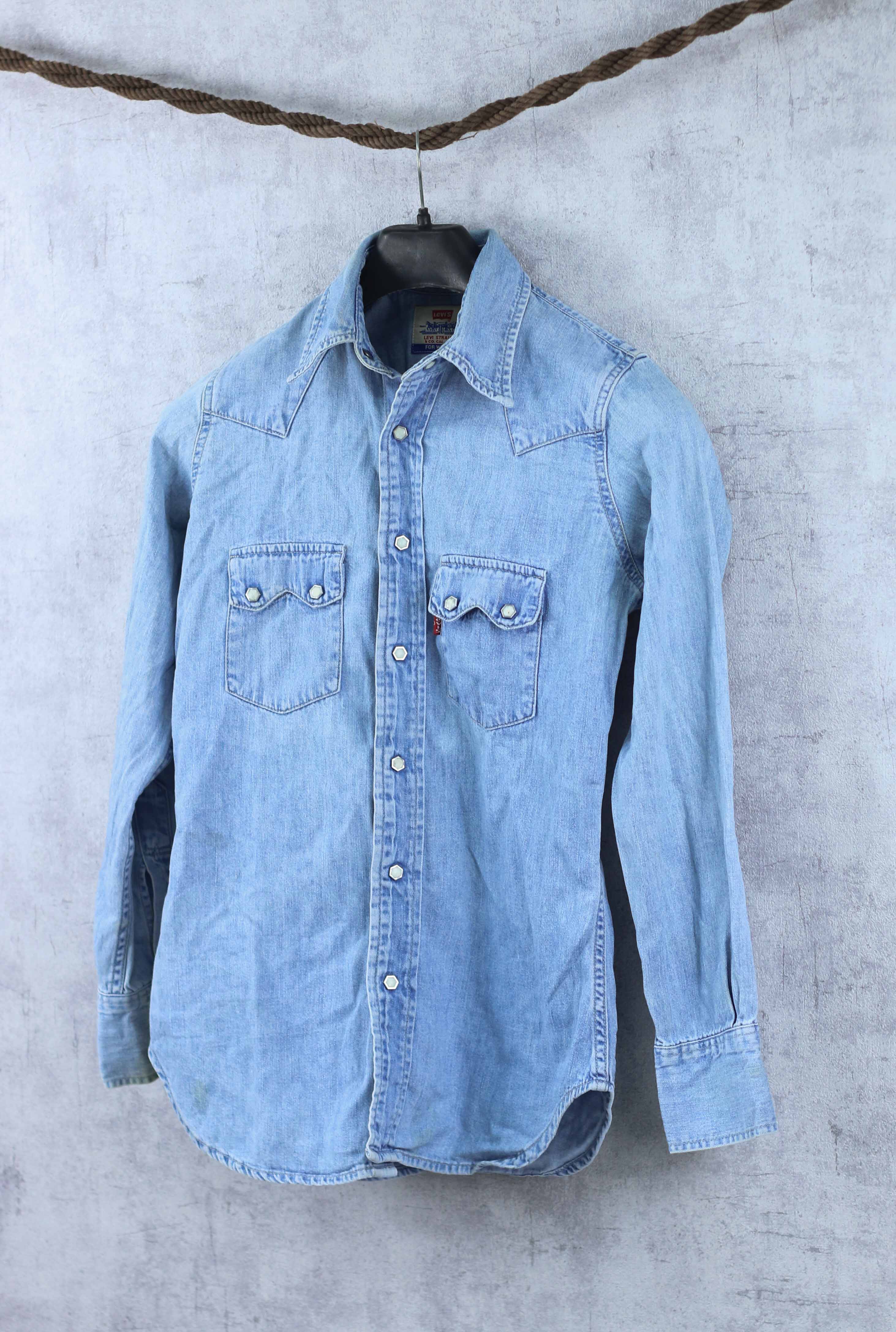 levis Strauss Women denim shirt