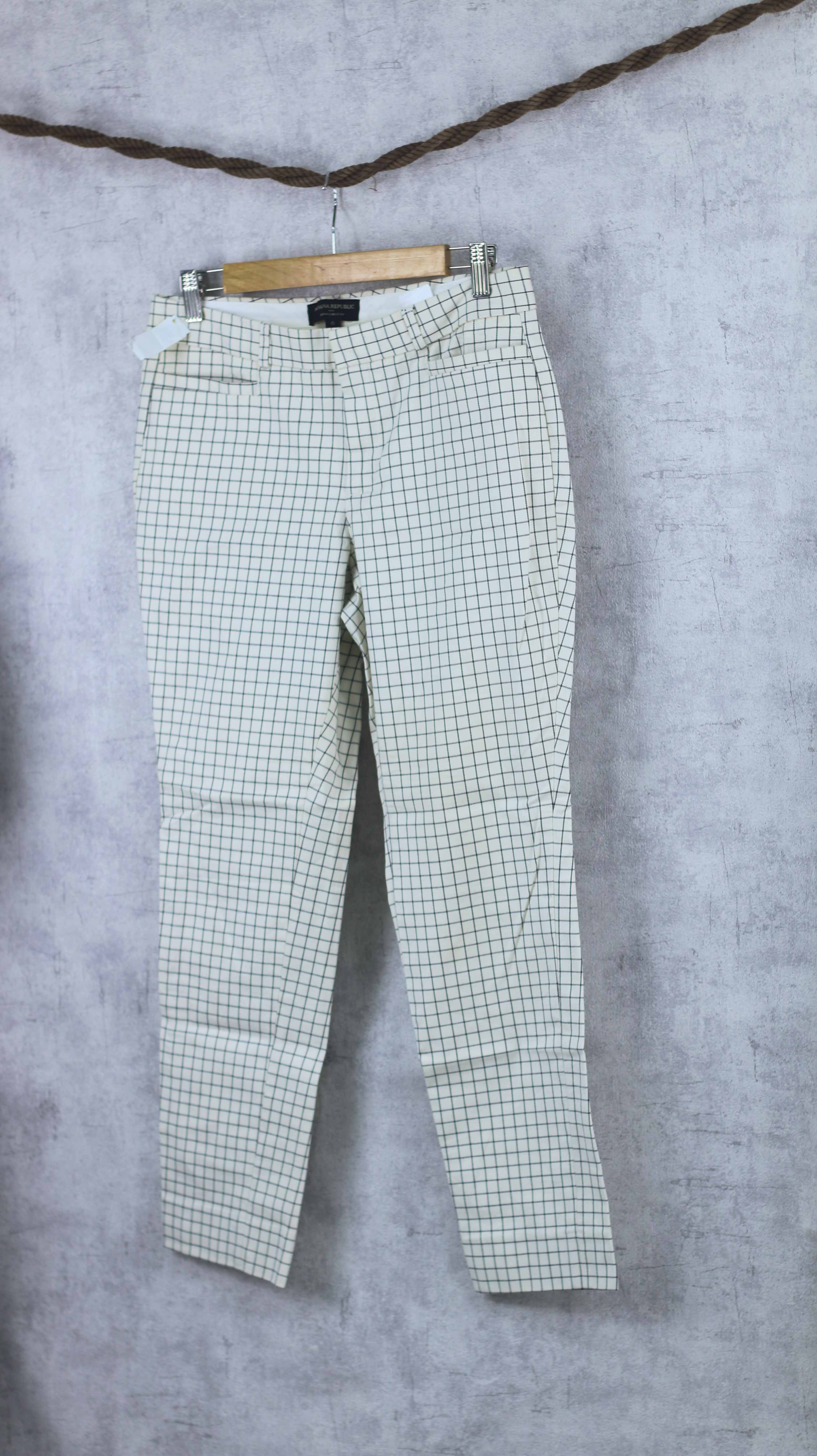 BANANA REPUBLIC