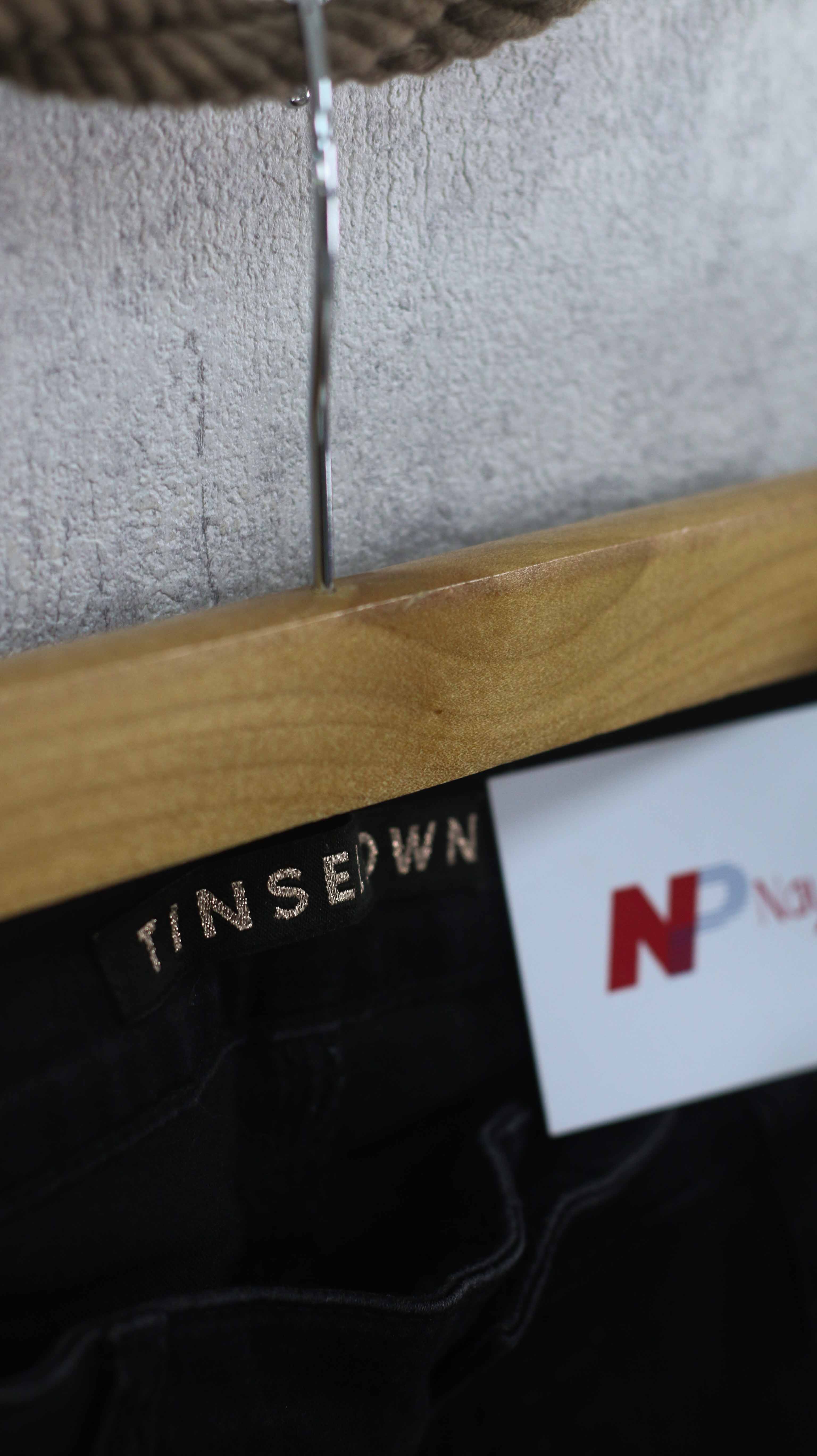 TINSELTTOWN