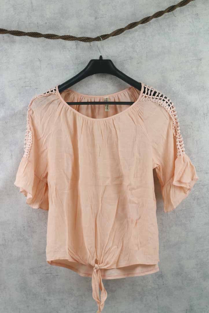 WOMEN TOP