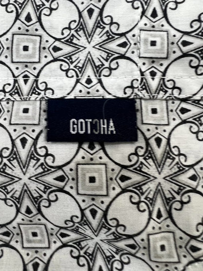Gotcha ButtonUp Geometric Pattern